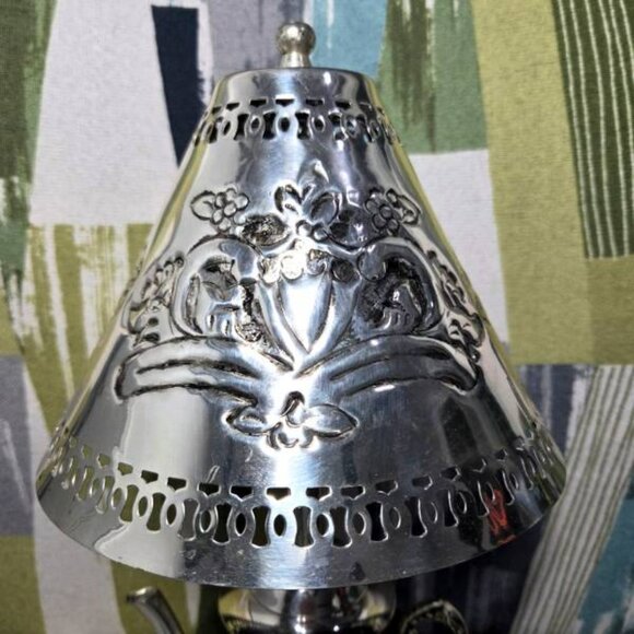 Vtg Rococo Style Silver Plated Metal Tea Pot Table Lamp Light With Ornate Shade - Picture 10 of 15